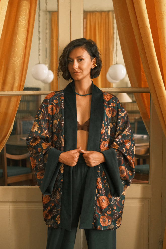 Shortened kimono Midnight Botanica