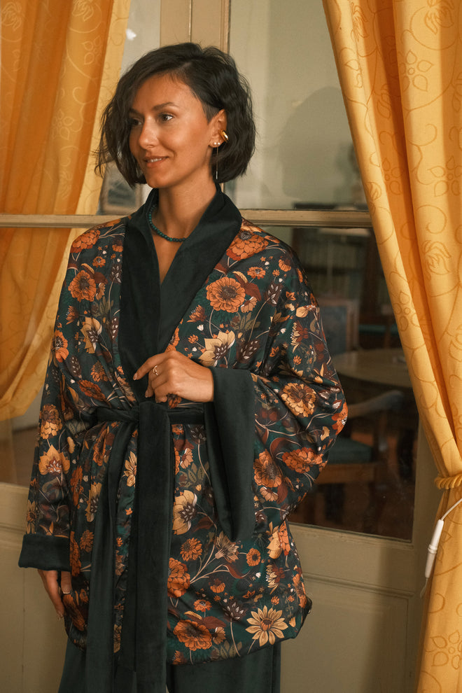 Shortened kimono Midnight Botanica