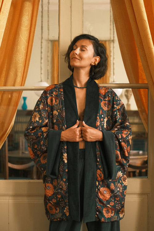 Shortened kimono Midnight Botanica