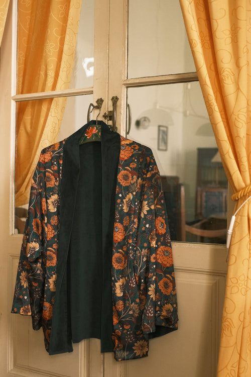 Shortened kimono Midnight Botanica